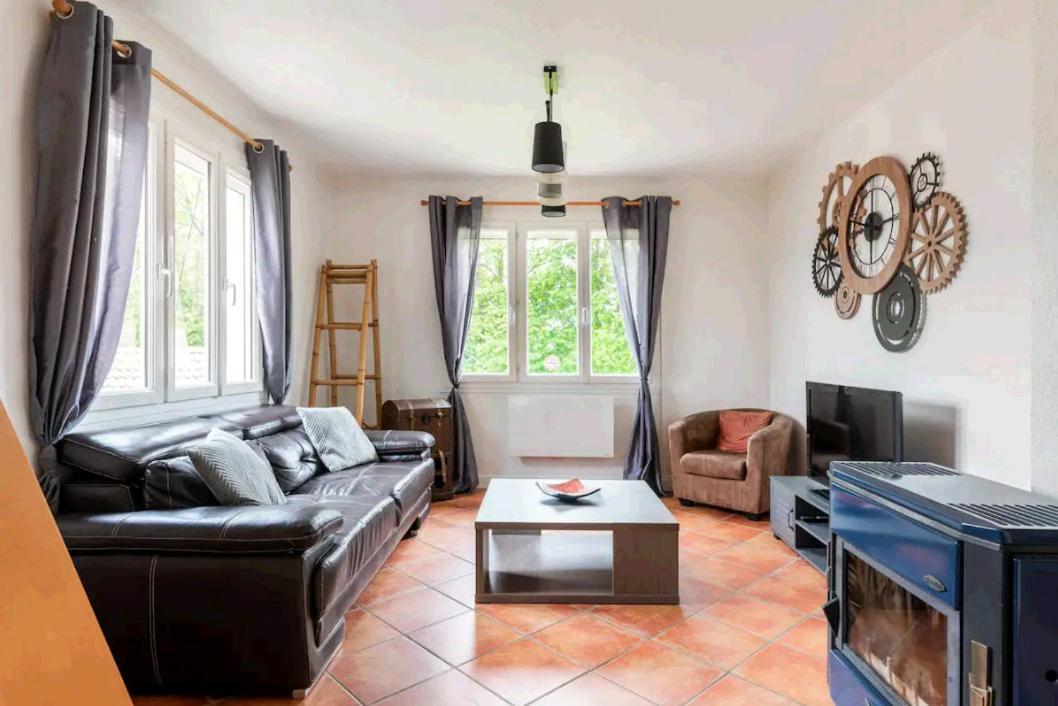 Jolie Appart T4 La Zoune Avec Jardin 8 Personnes Chorges Exterior photo